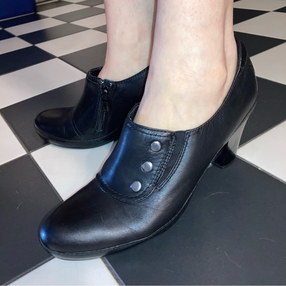 Artisan Clarks zip up bootie - Picture 10 of 10